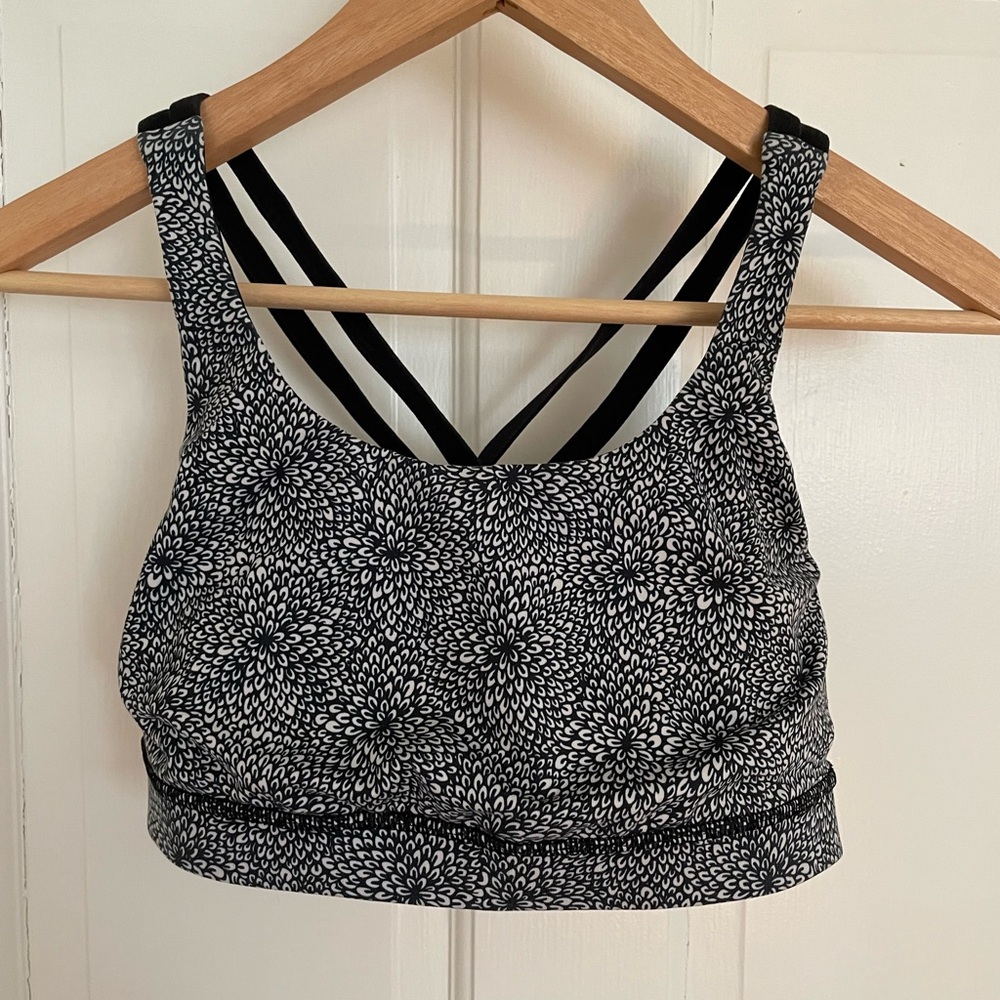 Lululemon Black and White Patterned Women's Sports Bra energy